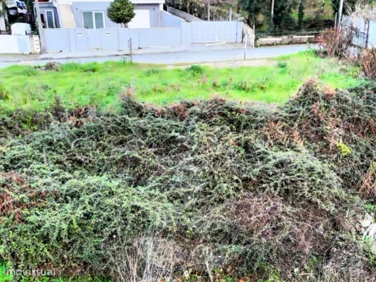 Vende-se terreno para construção em Lagos-11