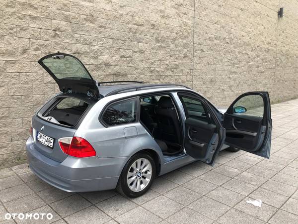 BMW Seria 3 320i - 25