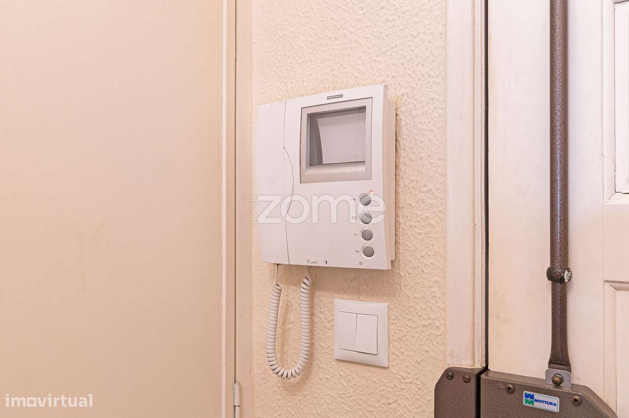 Apartamento T3 c/ Arrecadação, Vale de Milhaços - Corroios-3