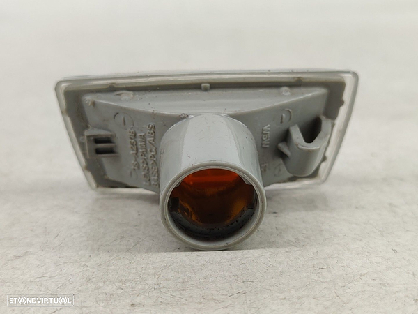 Pisca Do Guarda Lamas Esquerdo Opel Corsa D (S07) - 2