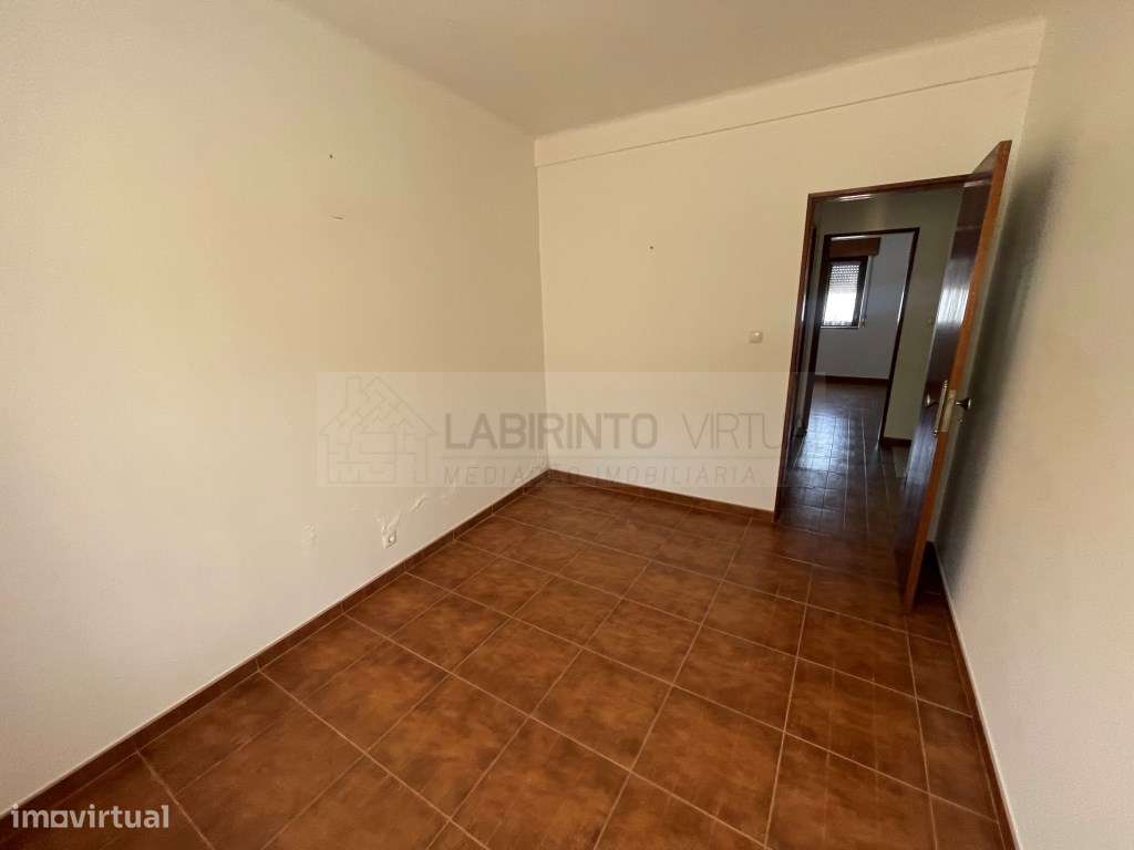 Vende-se Moradia V2+1 no Vimeiro - Lourinhã.-13