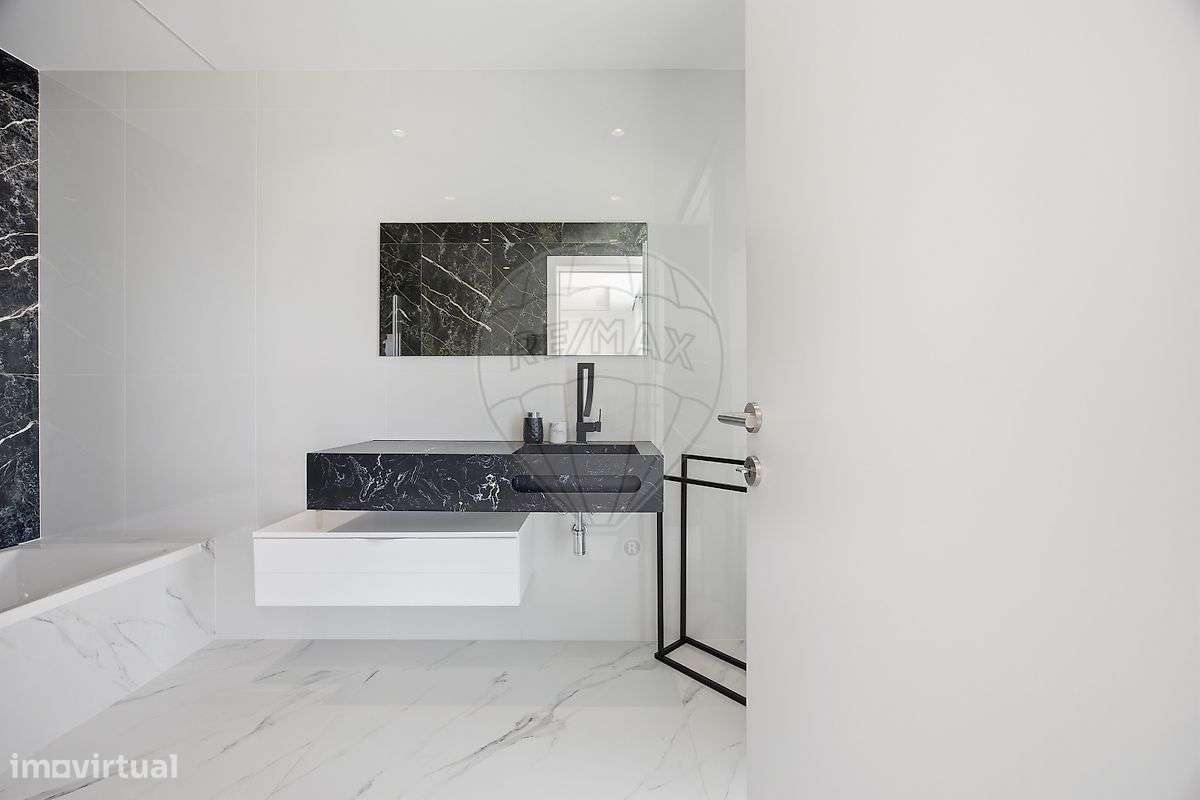 Moradia T5 para venda-22