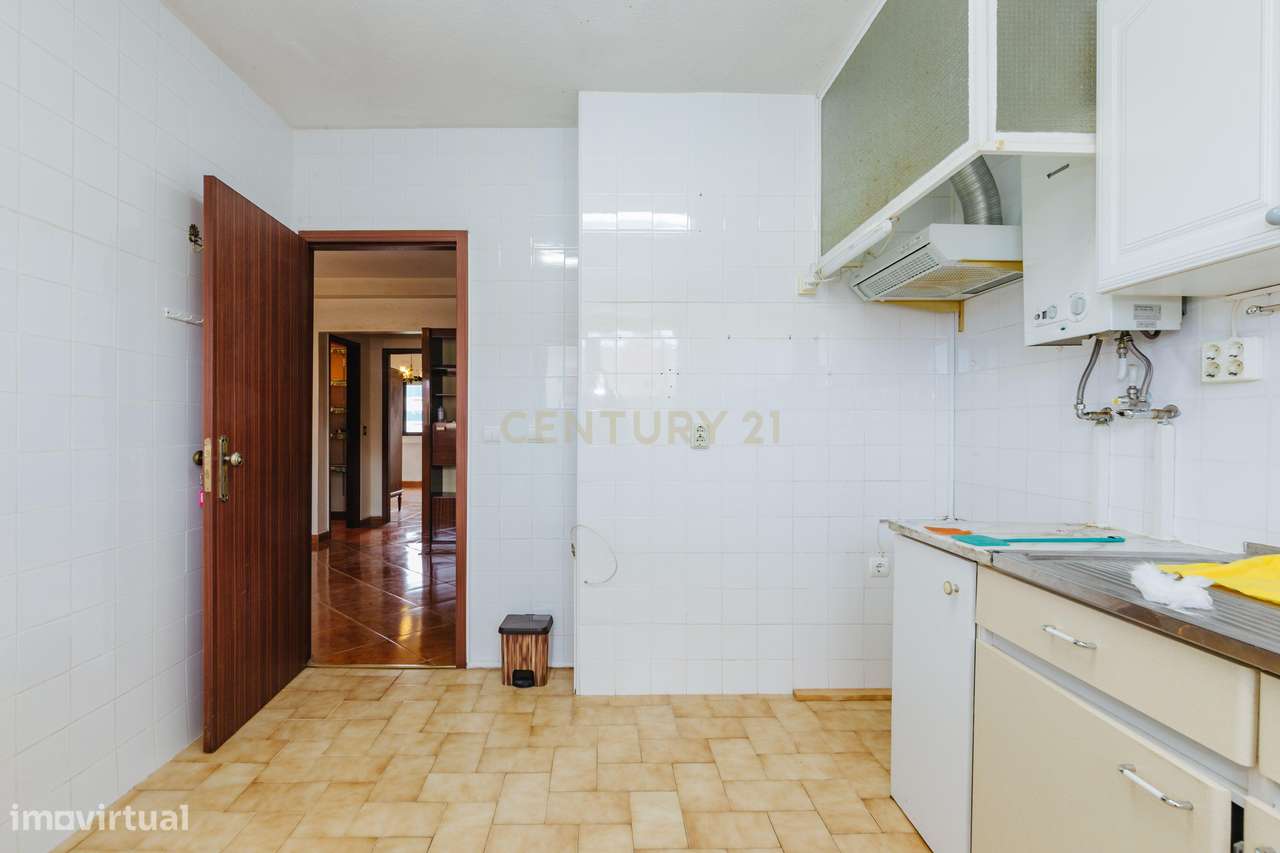 Apartamento T4 à venda no Barreiro-2