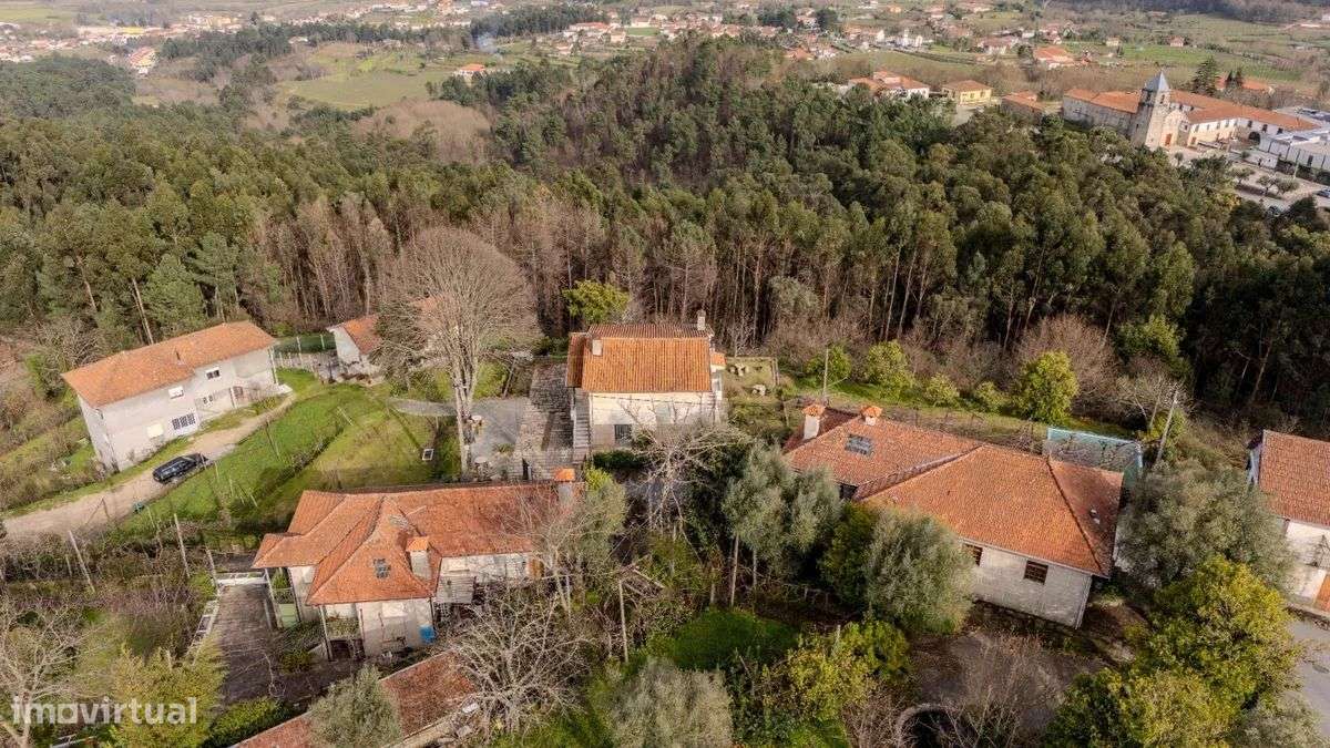 Exclusiva Moradia T4 com 556m² e 1.000m² de Terreno-39