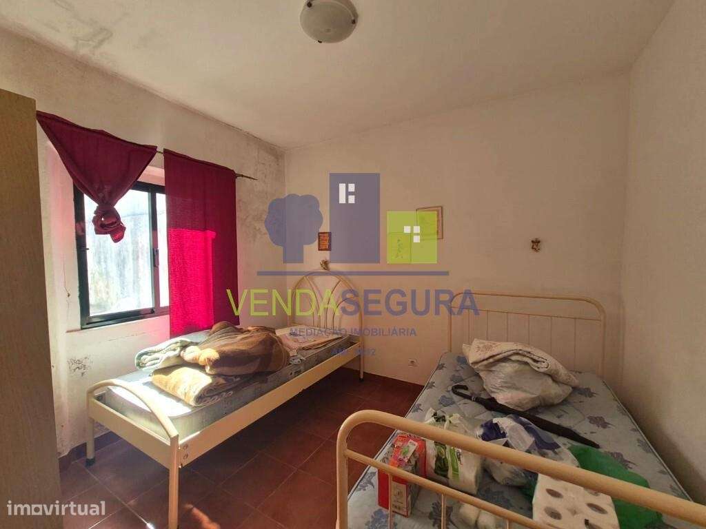 Moradia R/C T2 com Quintal e Terraço | Zona da Salúquia | Moura-4