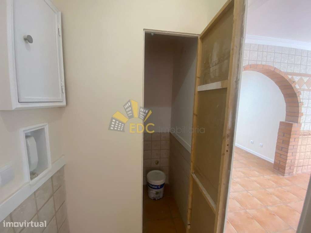 Apartamento T2 Transformado em T3 | A 5 Minutos da Estação | Tapada...-8