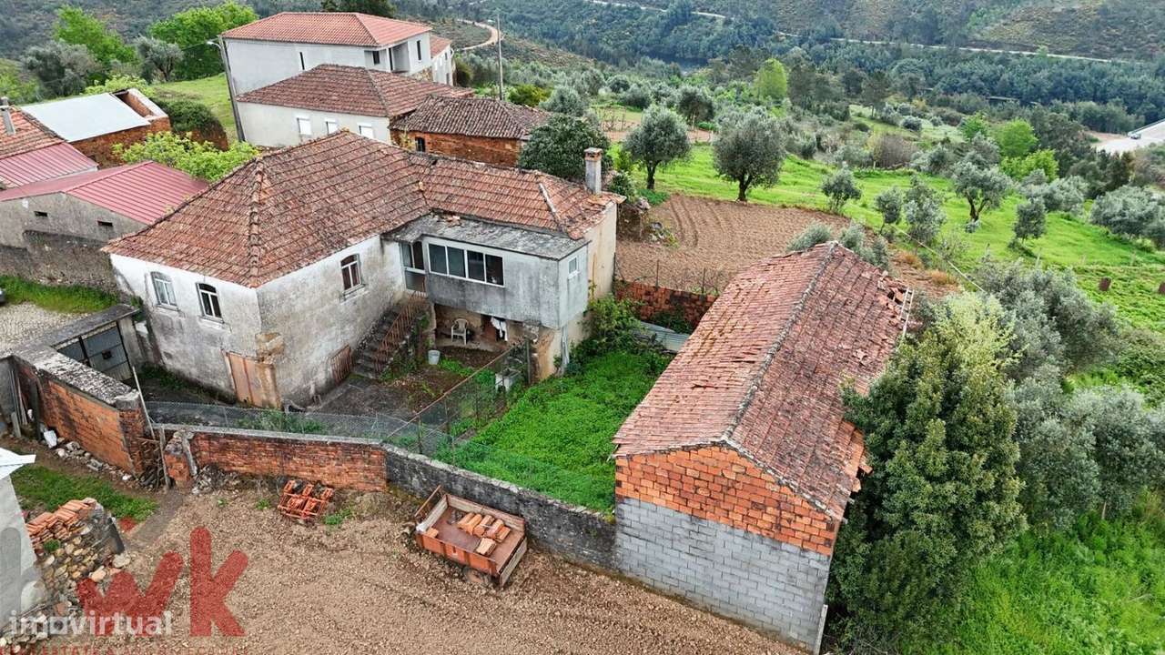 Moradia T4 com terreno com vista para o Rio Alva-14