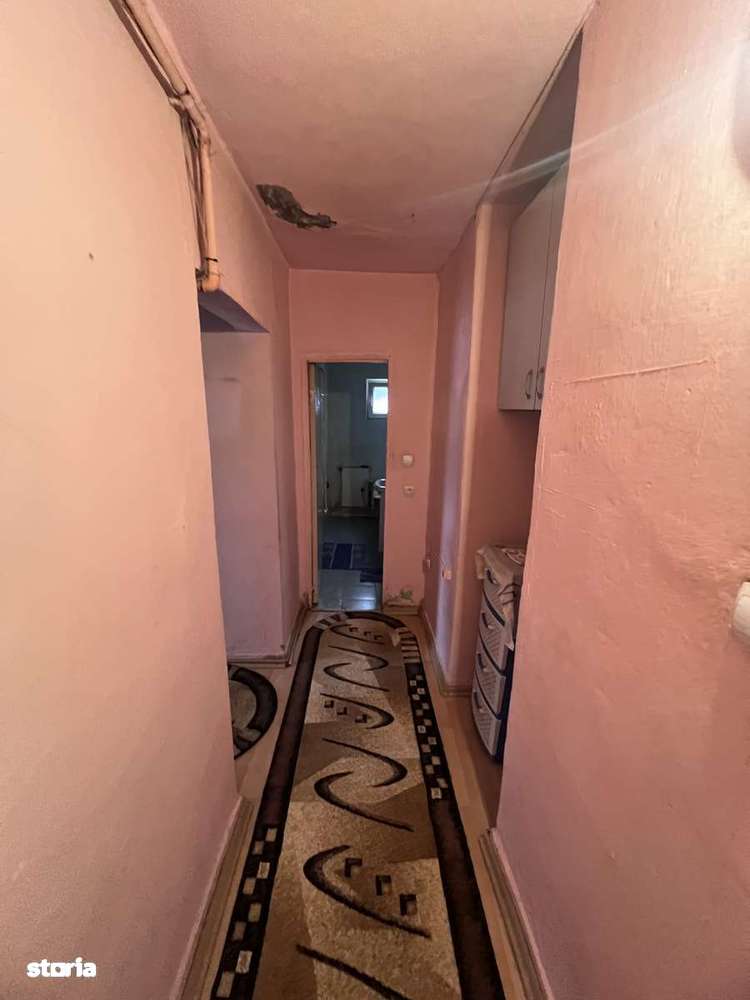 Turturelelor  Garsoniera Parter Inalt bloc izolat !-6