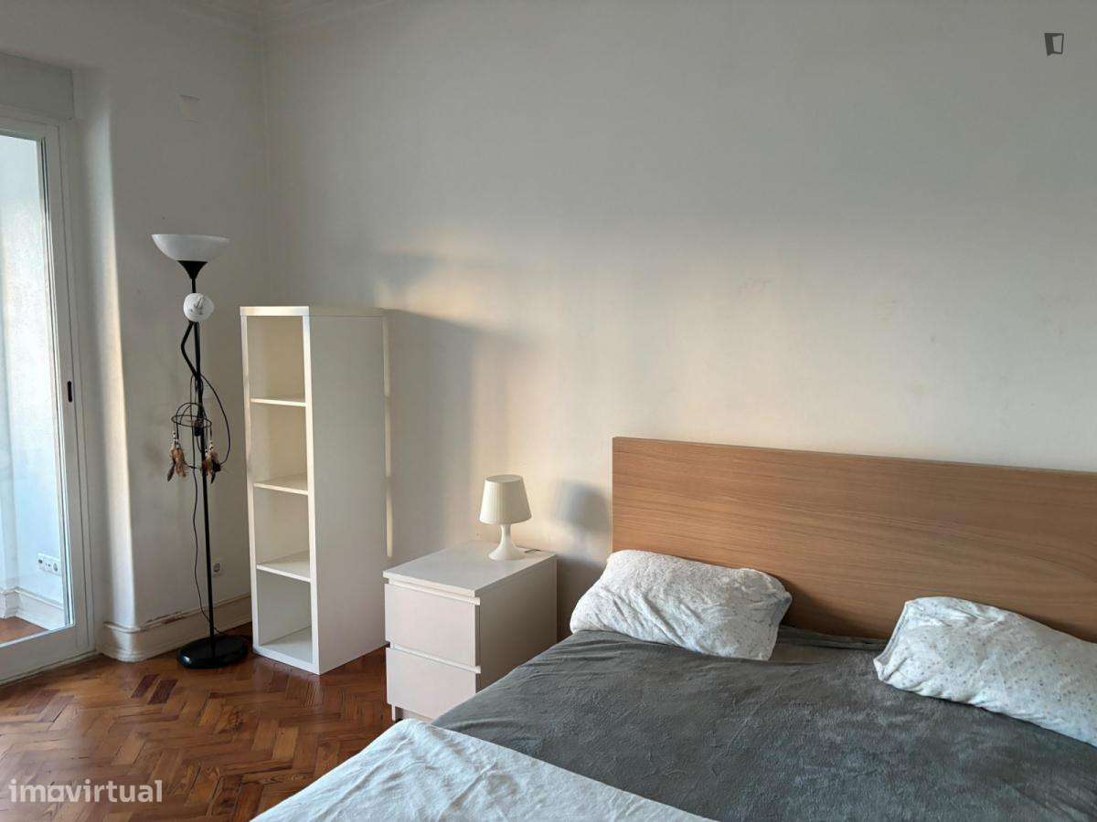 Quarto - localizado em Alvalade Lisbon - Grande imagem: 5/7