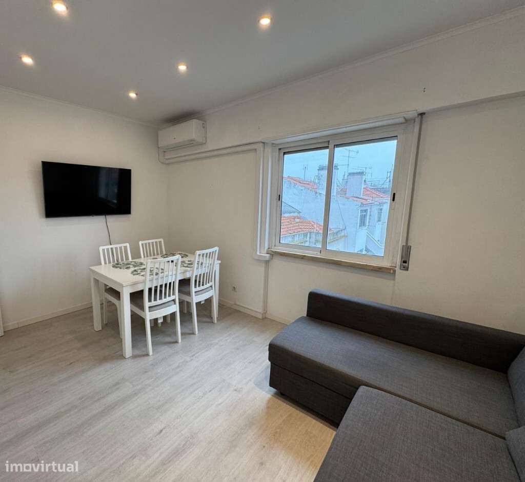 Apartamento T2 em zona de Lisboa - Grande imagem: 2/8