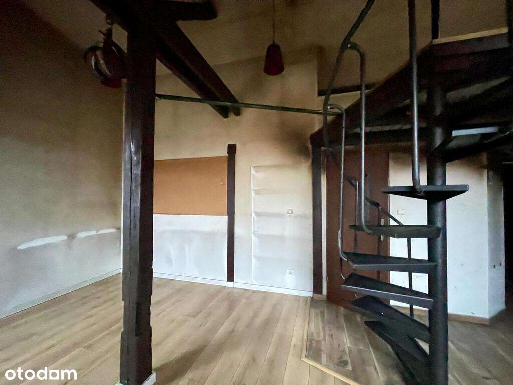 Kawalerka z antresolą w centrum Jeżyc,-3