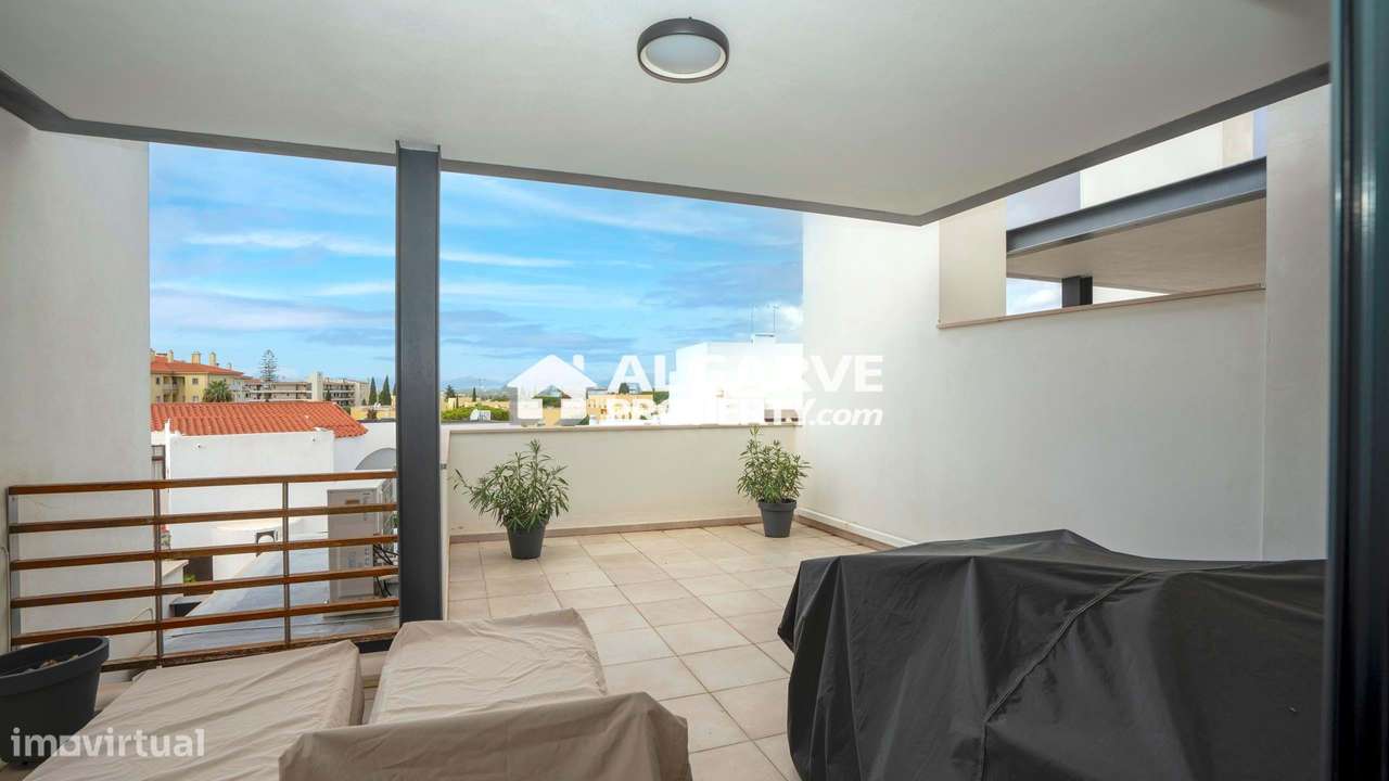 V5 - Moradia  espaçosa com 3+2 quartos em condomínio com piscina e gar - Grande imagem: 5/39