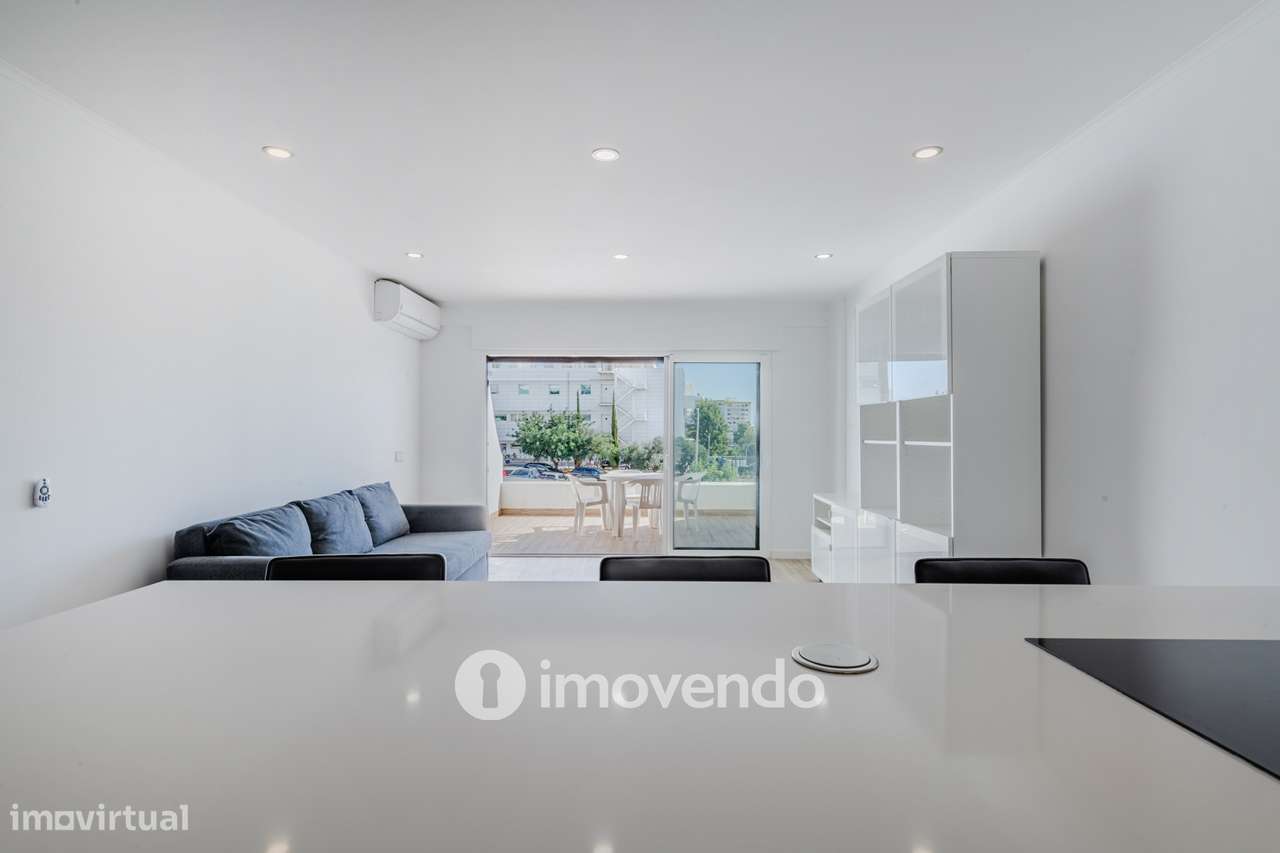 Apartamento T1 com parqueamento, em condomínio com piscina, Albufeira - Grande imagem: 5/40