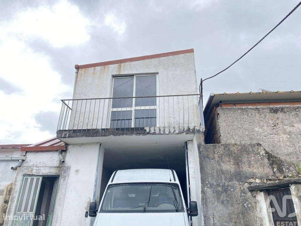 Armazém em Oliveira do Douro de 676,00 m2 - Grande imagem: 4/22