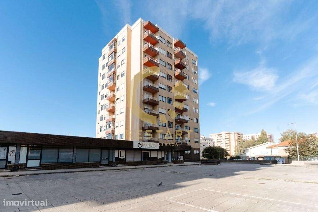 T2 - Parcialmente Renovado - Localização Premium - Vila Nova de Gaia-20
