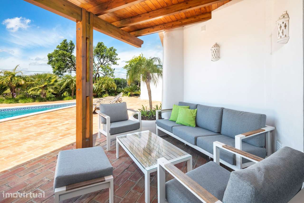 CASA DOS SONHOS EM CALIÇAS COM 4 QUARTOS, PISCINA E GARAGEM-20