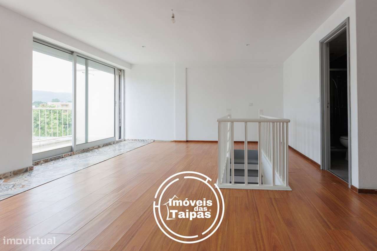 Vende-se Apartamento Duplex Centro das Taipas-6