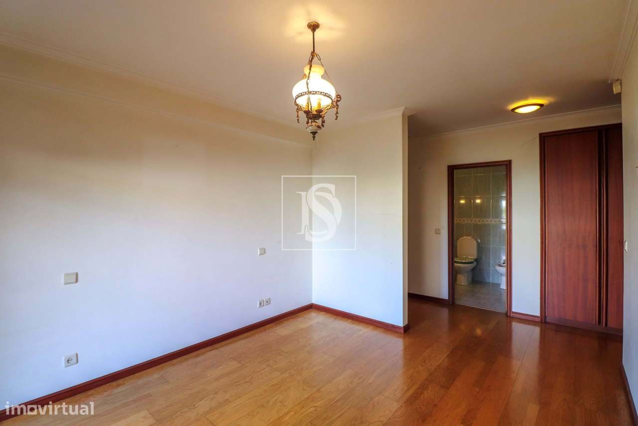 Apartamento T3 com suíte, em Sanguedo-12