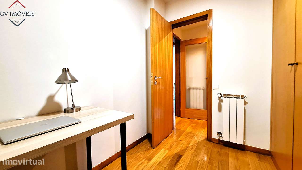 Excelente T1+1  Rua John Whitehead-22