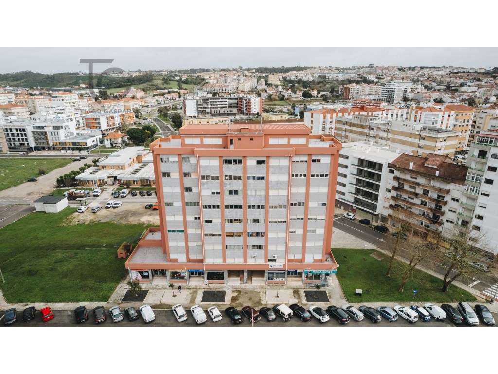 Apartamento T3 com 2 WC nas Caldas da Rainha-25