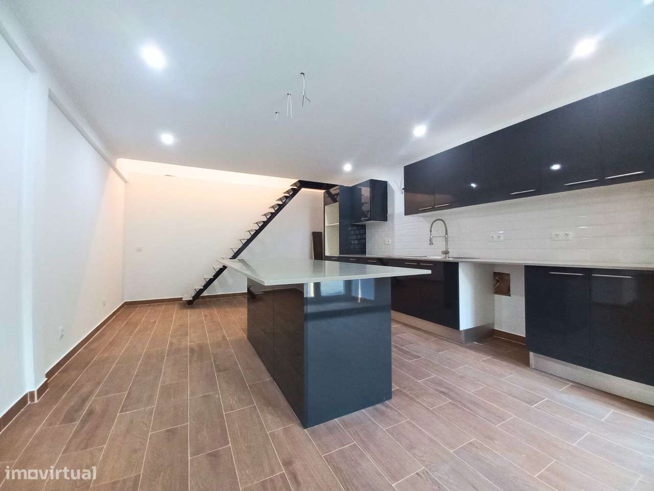 Moradia T2+1 totalmente renovada - Grande imagem: 4/20