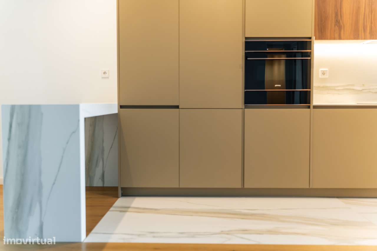 T2 Novo | 86 m² ABP | Varanda de 44 m² | Piscina Privativa Aquecida-3