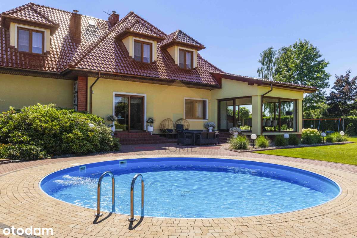 Rodzinny dom z basenem 400m2, Basen | Duży Ogród