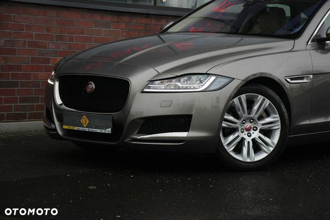 Jaguar XF - 7