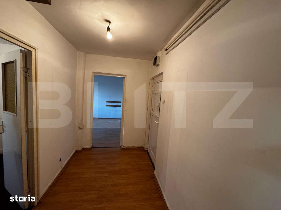 Spatiu comercial/apartament, 50 mp cu boxa la subsol, zona Cetate - Imagine principală: 4/9