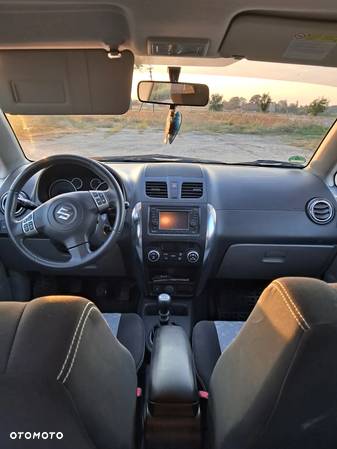 Suzuki SX4 2.0 DDiS 4x2 Style - 17