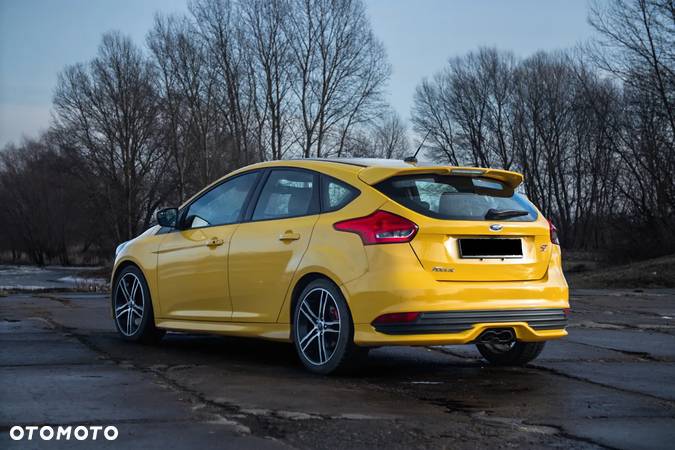 Ford Focus 2.0 EcoBoost ST - 5