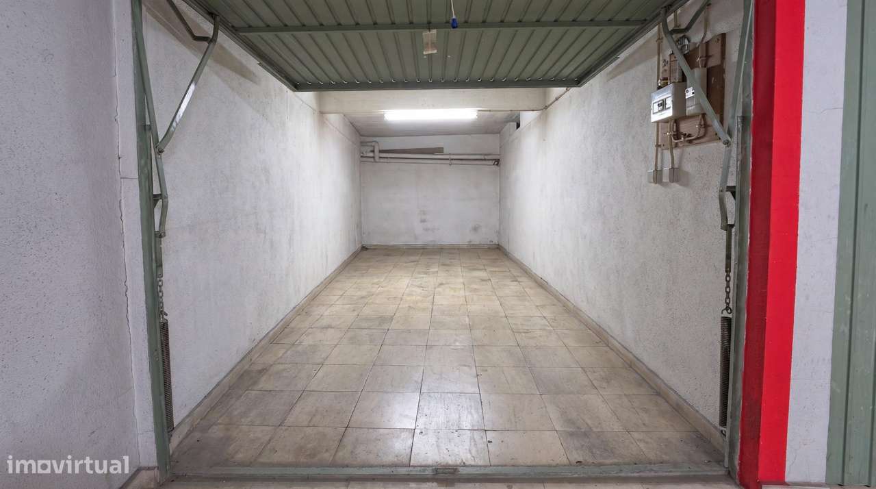Garagem fechada com 21 m2-0