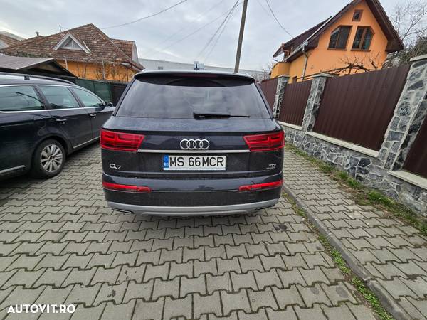 Audi Q7 - 16