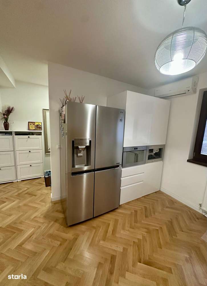 Vand/Inchiriez Casa Trend Residence in careu inchis cu piscina - Imagine principală: 5/16