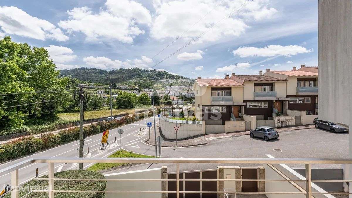 Moradia Gaveto T4-24