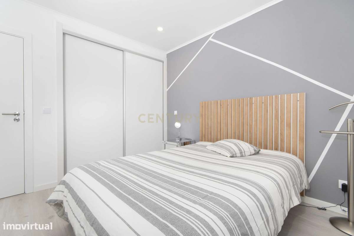 Moradia em Banda nova totalmente mobiliada – Quinta do Conde-10