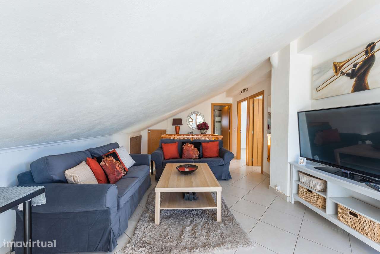 Casa tradicional reformada com grande jardim em Budens-27