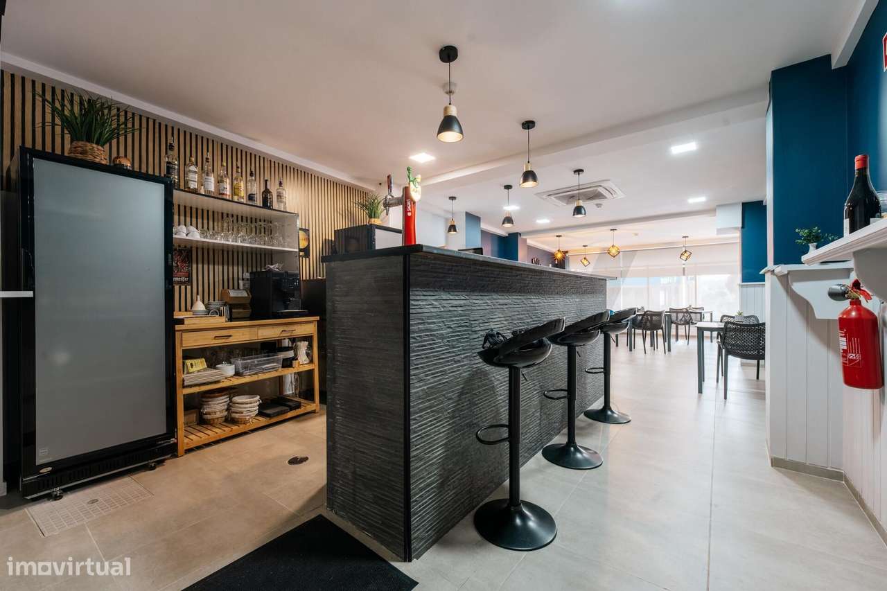 Trespasse de Restaurante Equipado e Remodelado na Rua dos Combatentes,-14