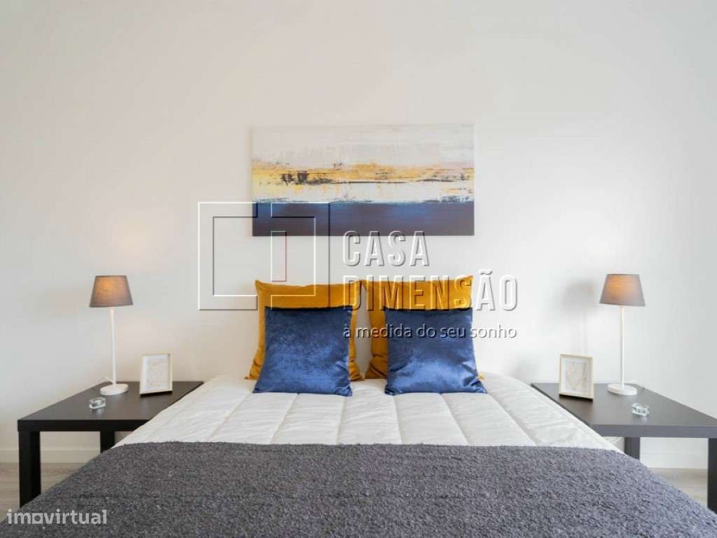 Apartamento de tipologia T3 com varandas em Benfica!!-23