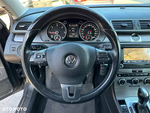 Volkswagen Passat - 8