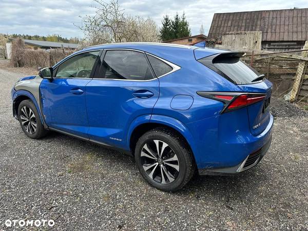 Lexus NX 300h Style Edition - 4