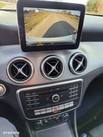 Mercedes-Benz CLA 220 4-Matic AMG Line - 17