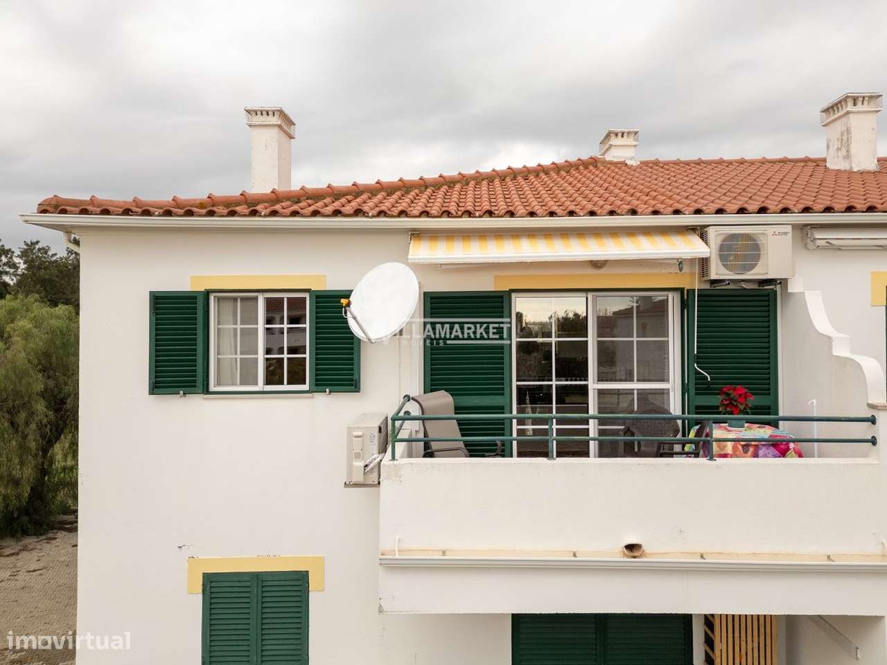 Apartamento T2 com parqueamento situado na Urbanização Dunamar a 600 m - Grande imagem: 2/25