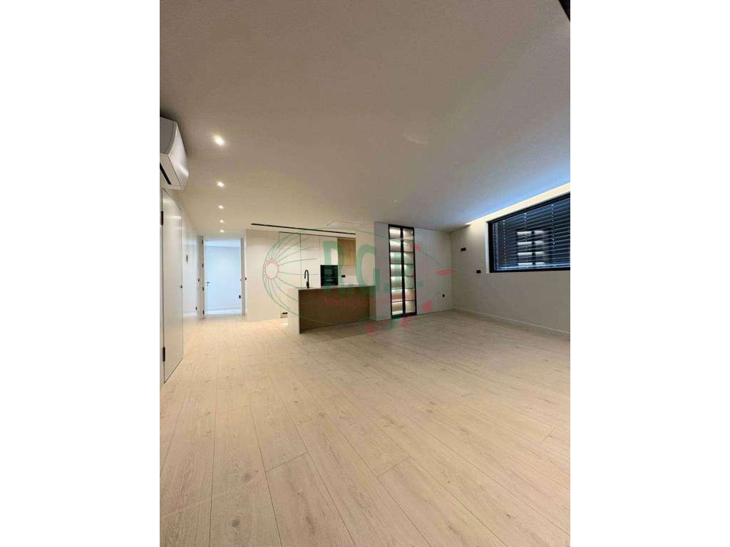 T4 Único no Piso | Terraço (48.40m2) | Box 2 Carros e Arrumos | SÃO...-6