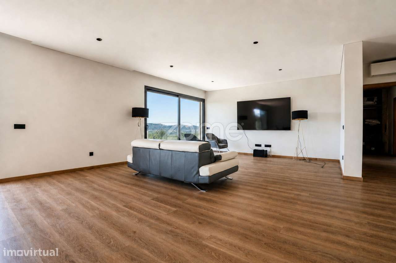Moradia de luxo T5 Amares-11