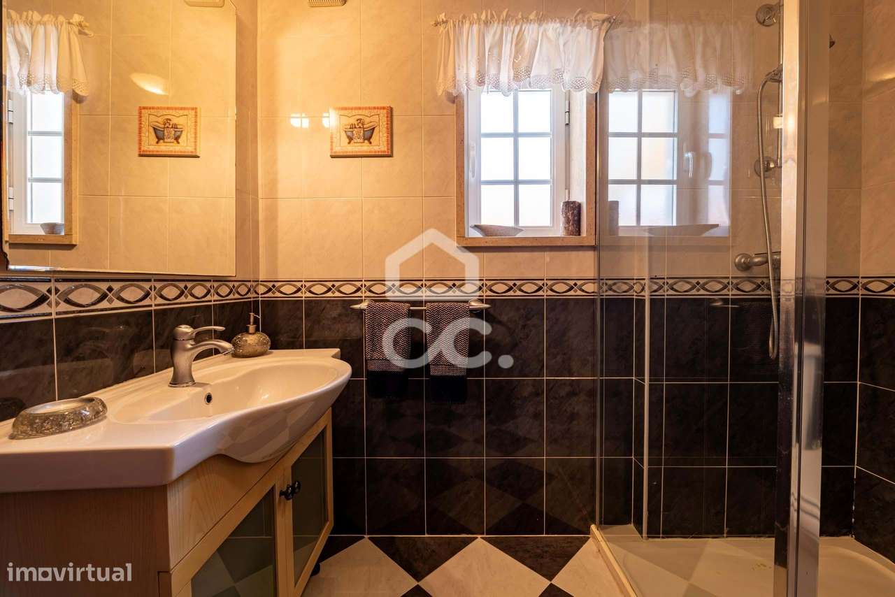 Moradia T4+3 de Prestígio em Vila Nova – Cadaval-19