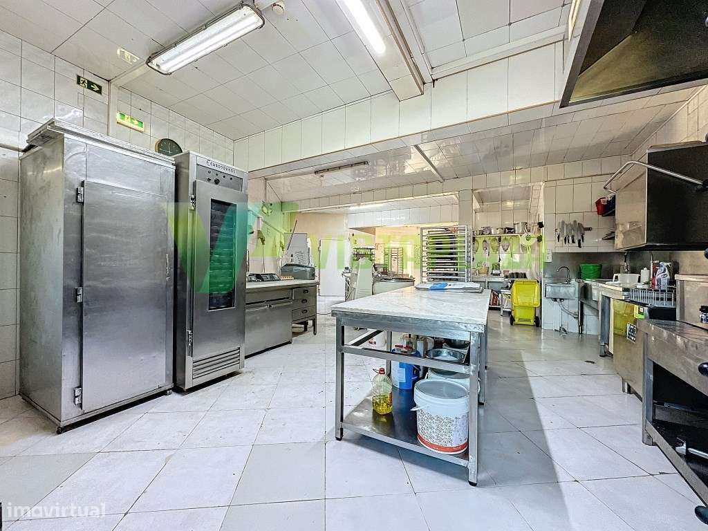 Moradia M3 e Fabrica de Bolos em Funcionamento, Portimão - Grande imagem: 2/21