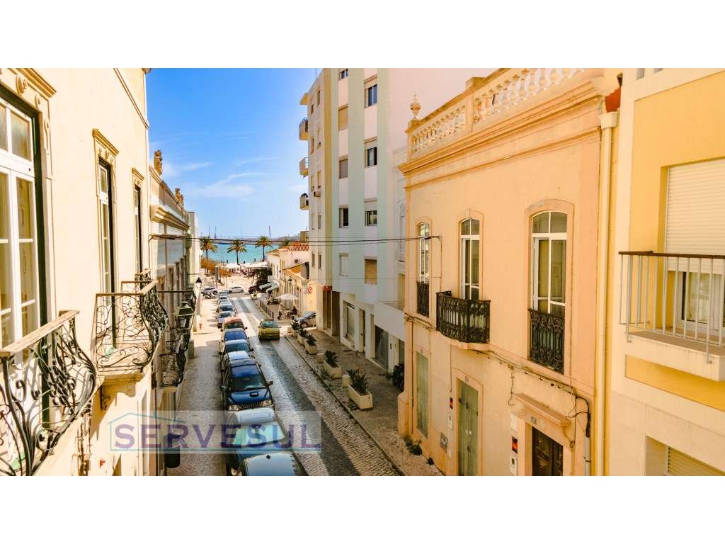 Incrível oportunidade de investimento! Charmosa Casa Tradicional de... - Grande imagem: 2/46