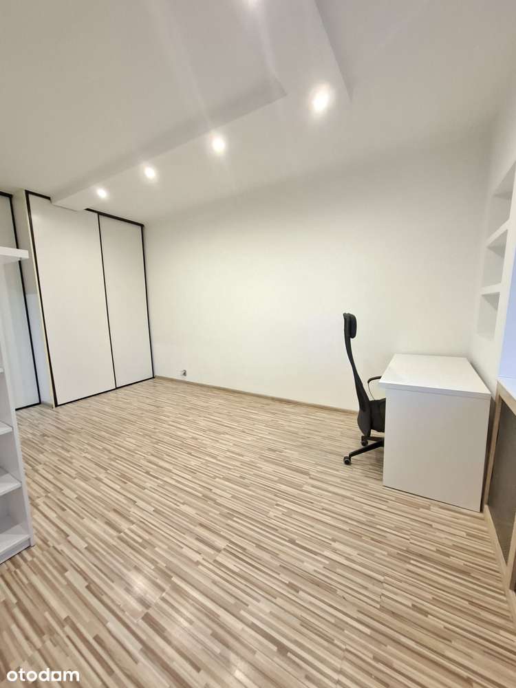 Kawalerka do wprowadzenia w okolicy Placu Hallera-1