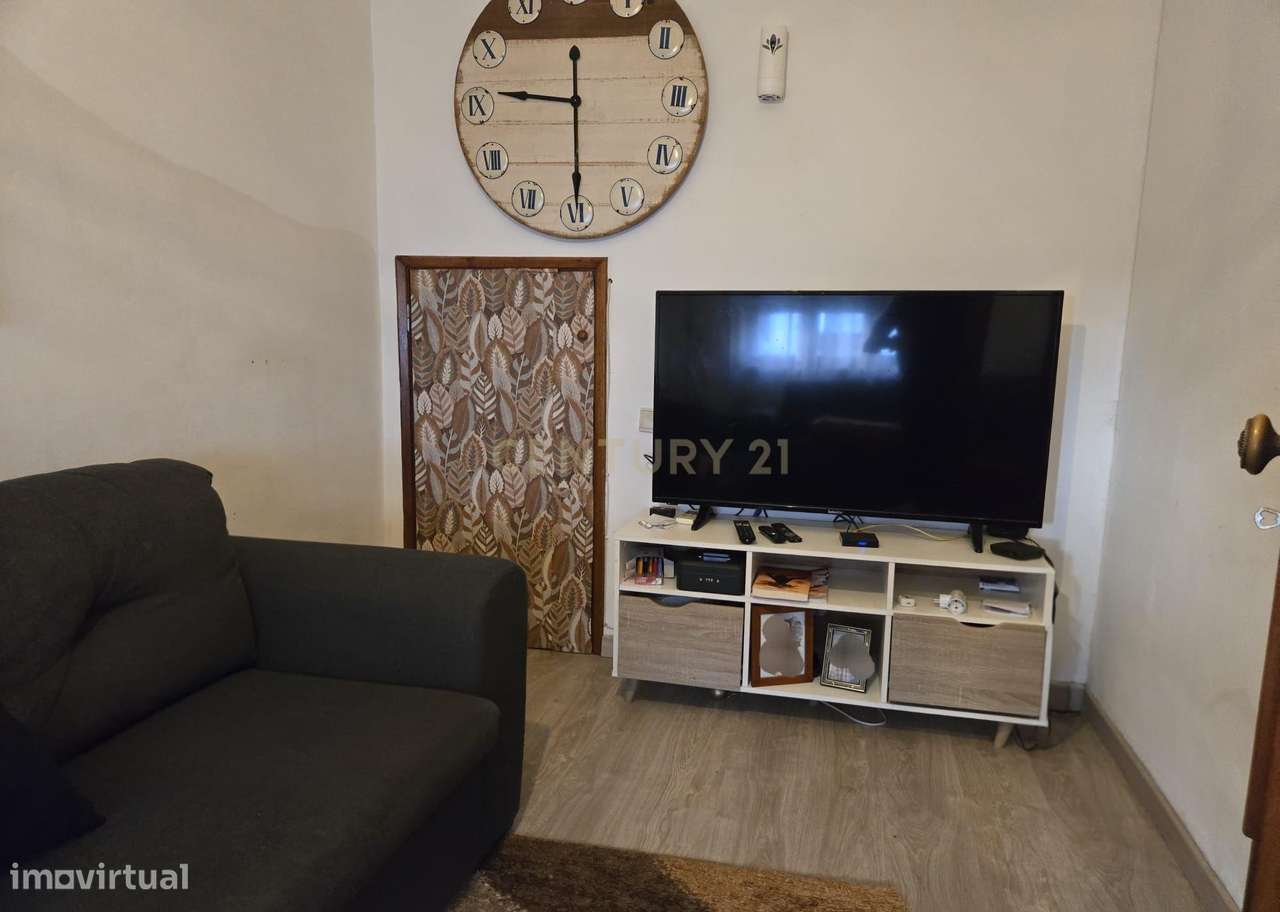 Moradia T4 pronta a habitar no centro de Alcains-6